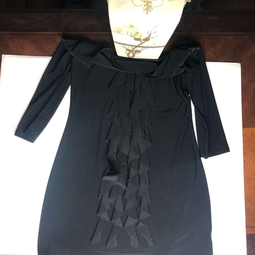 white HOUSE BLACK MARKET mini dress with ruffles